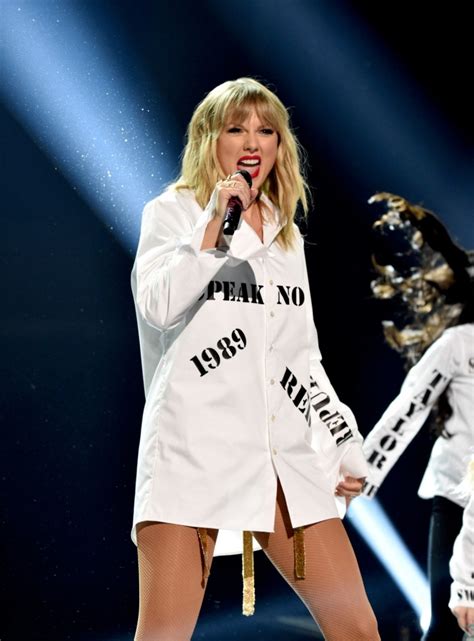 Taylor Swift Sexy Ass And Legs At 2019 American Music Awards In Los