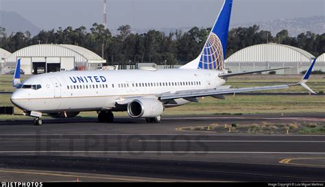 N73259 Boeing 737 824 United Airlines Luis Miguel Martinez
