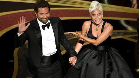 Oscars 2019 Bradley Cooper And Lady Gaga Perform Shallow From A Star Is Born Lifestyles Ns