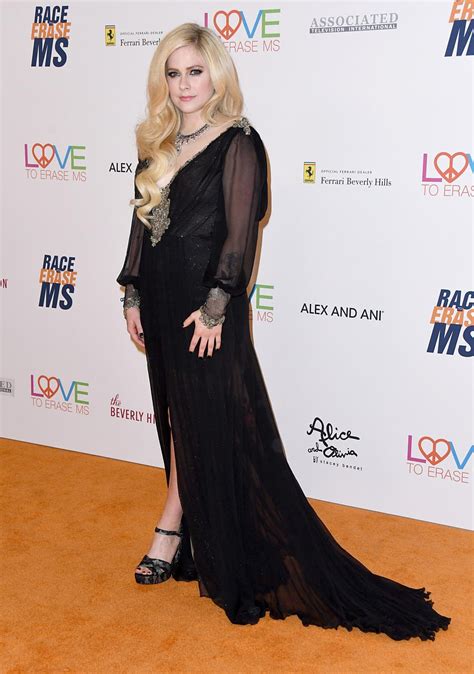 Аврил Лавин Avril Lavigne фото №1064890 Avril Lavigne 25th Annual Race To Erase Ms Gala In