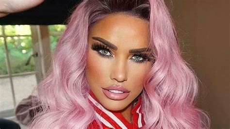 Katie Price Looks Completely Different After Dramatic Pink Hair