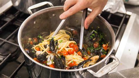 I love how they get crispy on the. Linguine with Seafood linguini allo scoglio | Cooking ...