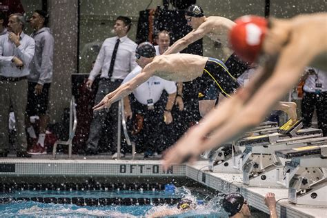 Hawkeye Men S Swimming Kicks Off Big Tens The Daily Iowan