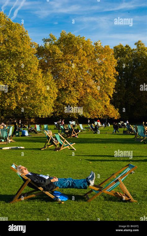 Green Park Central London England Uk Stock Photo Alamy
