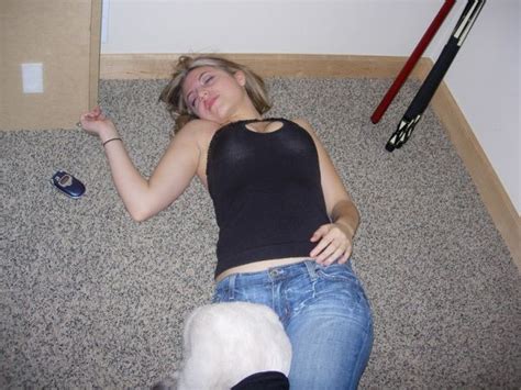 Passed Out Girls 153 Pics