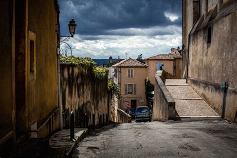 Auch, France - The Home of D'Artagnan - Joel Levy Photography