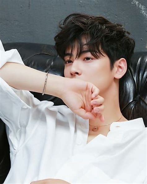 Cha eun woo is recognized as both a singer and an actor. Cha Eun-woo in 2020 | Cha eun woo, Cha eun woo astro ...