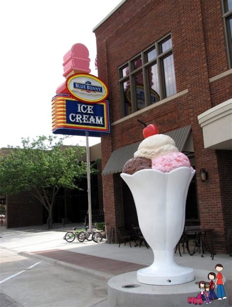 Take A Trip To This Epic Ice Cream Factory In Iowa