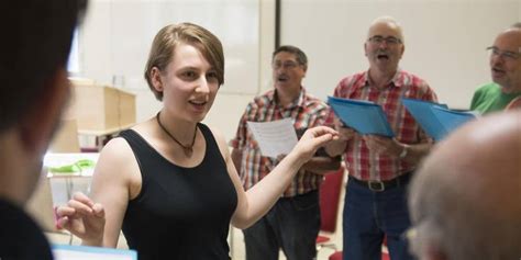 Hannah Weber Ist Neue Dirigentin Des Männergesangverein Liederkranz
