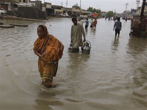 Flash Floods Kill 15 In Popular Tourist Destination In Pakistan