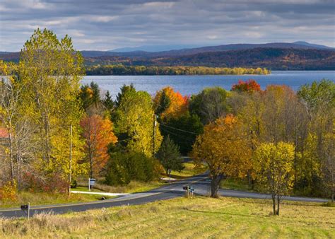 The Top 9 Places To See Fall Colors In Vermont Grand Isle Lake