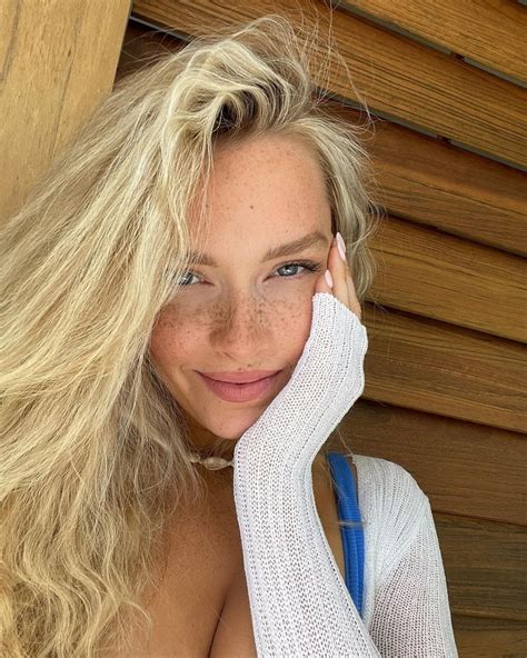 picture of camille kostek