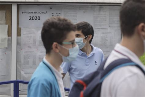 Repere teoretice, 40 de teste, broșură rezolvări complete instrument de lucru extrem de bine gândit şi atractiv, ghidul complet. Evaluarea Nationala 2020. Primele note, afisate pe EDU.RO ...