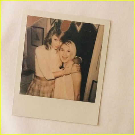 Taylor Swift Invites Fans To Her Home For 1989 Secret Sessions Photo