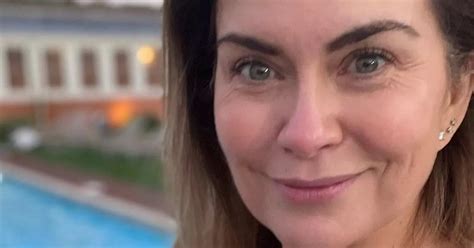 A Place In The Sun S Amanda Lamb Strips Off For Bath After Showcasing Figure In Swimsuit Daily