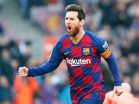Lionel messi height is 1.70 m and weight is 68 kg. Lionel Messi Height - Lionel Messi Height Weight Age ...