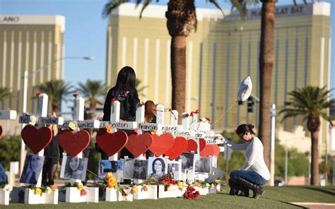 Las Vegas Shooting At A Loss On Motive F B I Turns To Billboards For Leads The New York Times