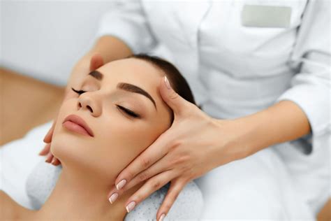 Ini 6 Manfaat Facial Massage Untuk Kecantikan Yang Wajib Anda Ketahui