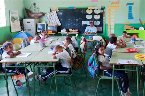 América Latina Enfrenta La Reapertura De Los Colegios Tras Un Año Sin