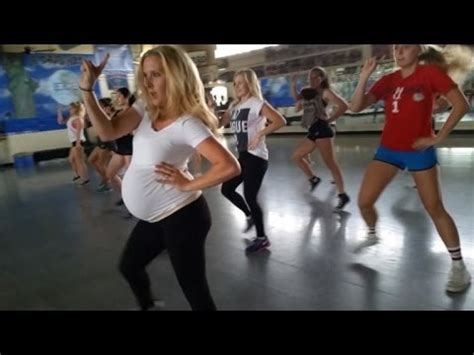 Watch This Mom Hip Hop Dance At Seven Months Pregnant Youtube