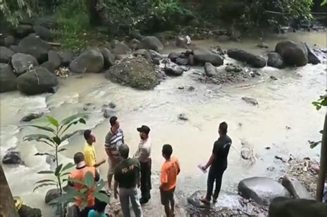 Pasuruan Gempar Jenazah Wanita Telanjang Ditemukan Di Tepian Sungai