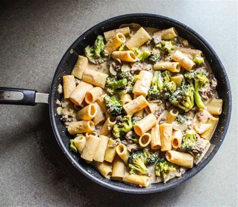 Cheesy Beef and Broccoli Pasta Casserole | Recipe ...