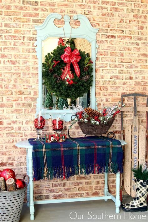 15 Beautiful Christmas Vignettes Brepurposed