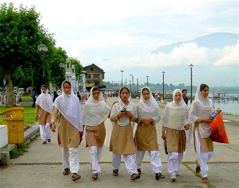 Kashmiri School Girls
