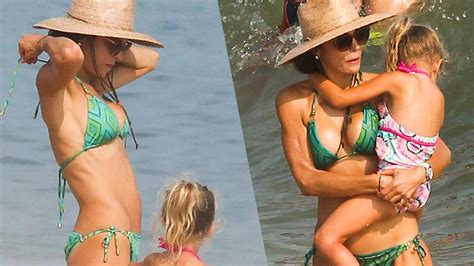 Hot Hamptons Mama Bethenny Frankel Bares Flawless Figure In Green Bikini Photos Of Rhony