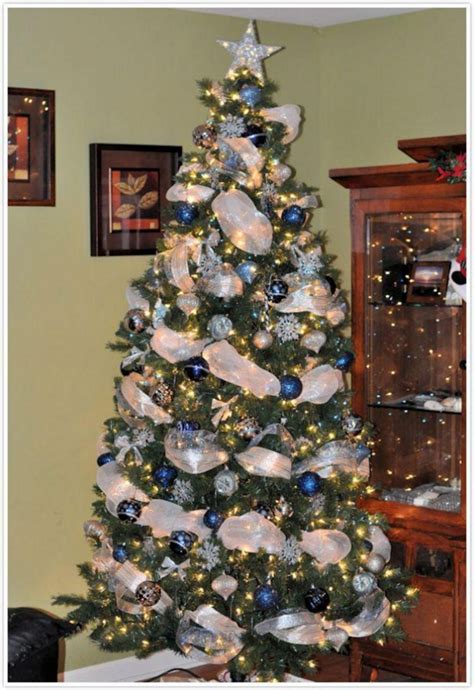 30 Awesome And Unique Blue And Silver Christmas Tree Decor Ideas