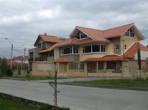 Si bien las casas prefabricadas no tienen por qué ser más caras que las viviendas tradicionales, su versatilidad constructiva permite a los arquitectos y constructores ir un paso más allá de las casas de lujo y crear. Casas de oportunidad en Cuenca Ecuador: Arriendo Hermosa ...