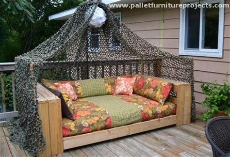 Upcycled Pallet Daybed Ideas Pallet Furniture Projects