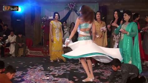 Rimal Ali Mujra Night Brand New 2016 Wedding Dance Mujra 2016 Video