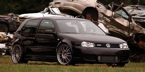 Oxbowzz submitted a new resource: Black Volkswagen Mk5 R32 | VW Golf Tuning