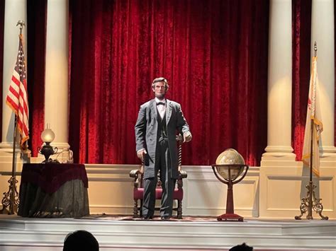 Photos Video Great Moments With Mr Lincoln Reopens At Disneyland