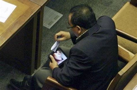 People Caught Looking At Porn In Public 20 Pics