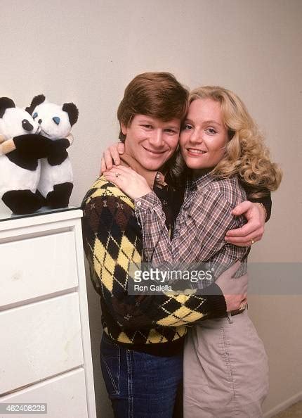 Actor Eric Scott And Wife Karey Louis Pose For An Exclusive Photo News Photo Getty Images