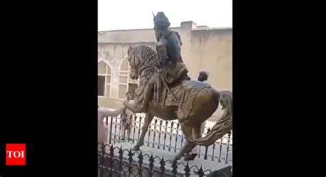 Maharaja Ranjit Singhs Lahore Statue Vandalised Again India News