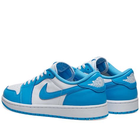 Colorways like white/metallic blue and white/natural grey were among the earliest air jordan 1 low releases. Air Jordan 1 Low SB UNC Powder Blue & White | END.