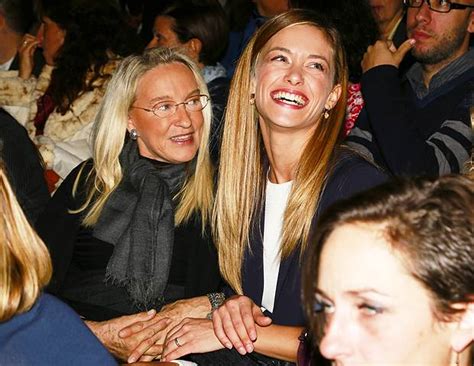 Eleonora giorgi nasce a roma da una famiglia di origini inglesi (la nonna paterna era londinese) e ungheresi (dal lato materno). Alice Bellagamba al Piccolo Eliseo con il neo marito ...