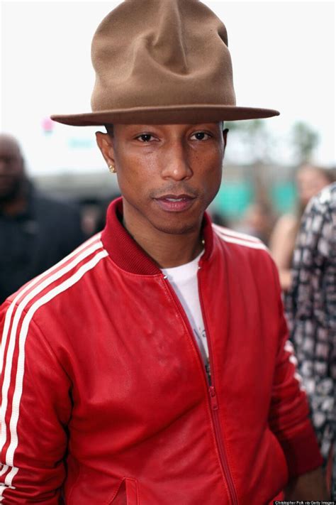 pharrell williams grammys 2014 hat makes him look like a mountie photos huffpost style