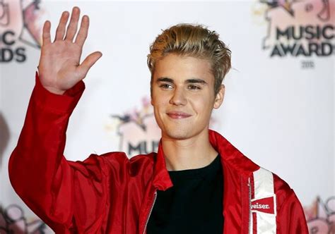 Justin Bieber Can T Rule Out Selena Gomez Reunion Mid North Monitor