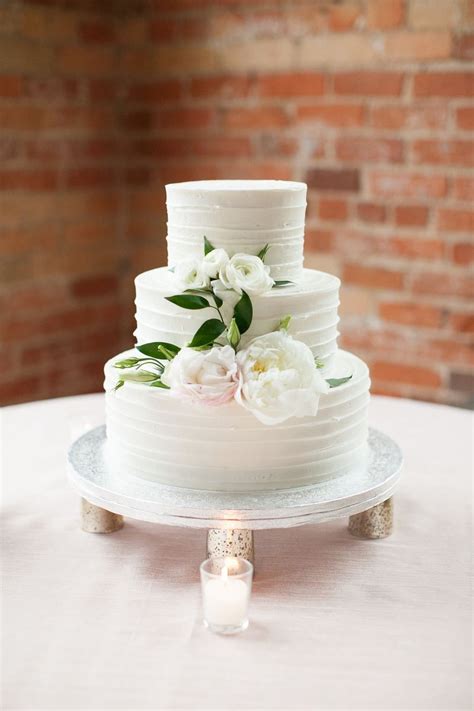 Wedding Photography Toronto Wedding Cakes With Flowers