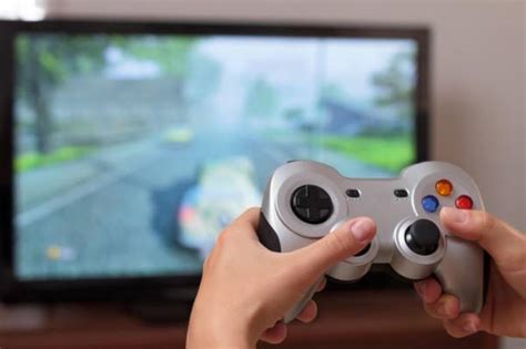 Estudio revela que jugar videojuegos de niño podría hacerte más inteligente en la vida. Jugar videojuegos, un oficio como cualquier otro para ...