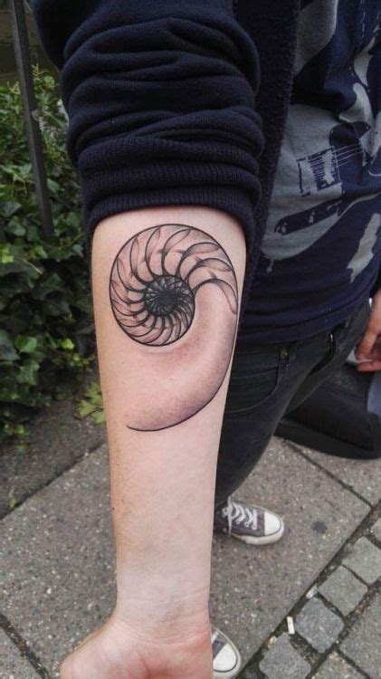 Nautilus Shell Tattoo Тату сакральная геометрия Татуировки