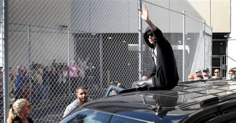 VidÉo Justin Bieber Salue Ses Fans à Sa Sortie De Prison