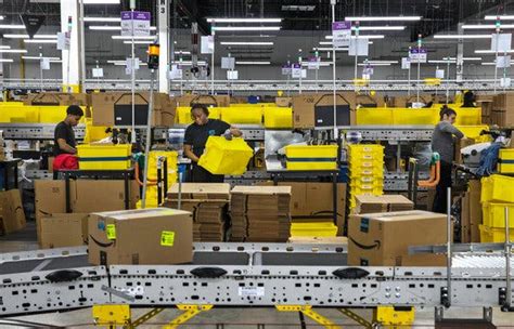 Inside An Amazon Warehouse Robots Ways Rub Off On Humans