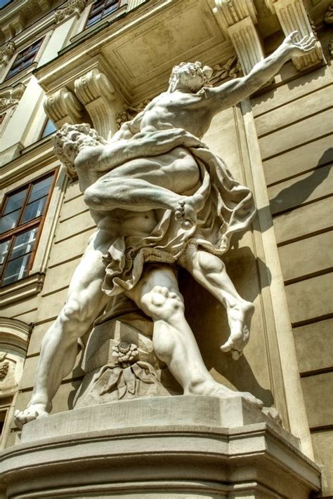 Statue Au Palais Impérial Vienne Image Image 5154919