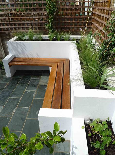 Simple garden bench design can make you more comfortable while in your garden. 33 Best Built-In Planter Ideas and Designs for 2020