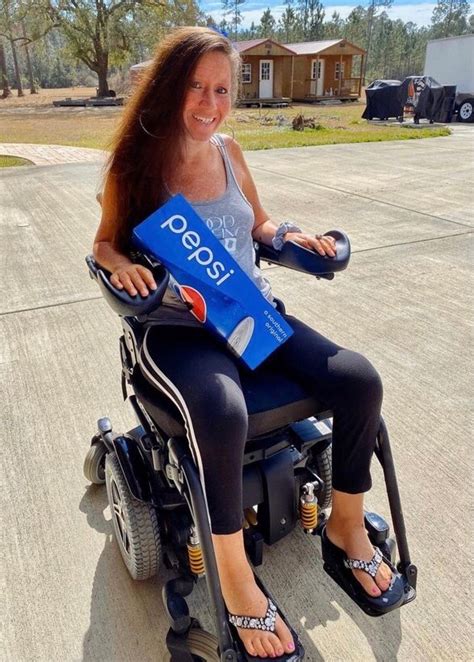 Quadriplegic Girl By L02u10c16a On Deviantart Wheelchair Women